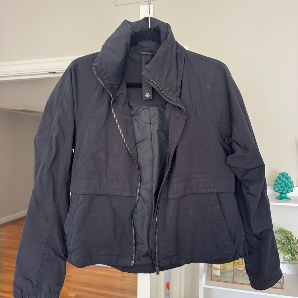 lululemon athletica Black cropped Windbreaker Jacket